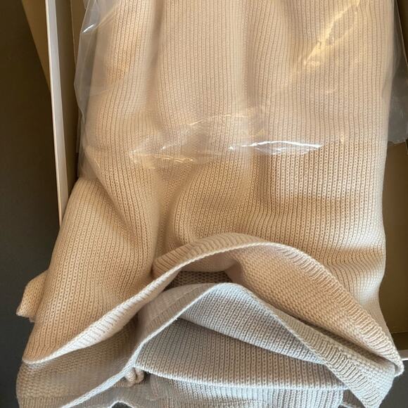 GLOSTER by Cecilie Manz Cashmere throw blanket - Picture 3 of 11